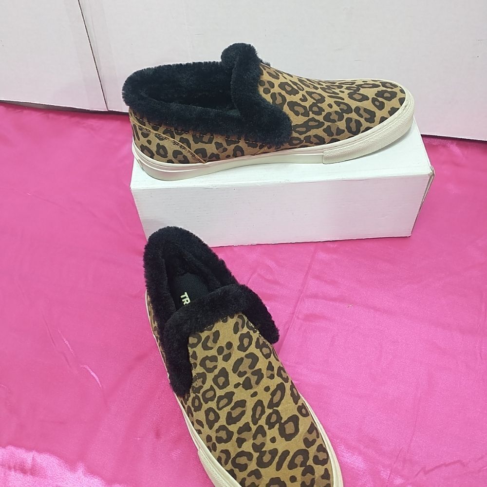 Tretorn Millie 2 Women's SZ 8.5 Animal Print Slip On Sneaker